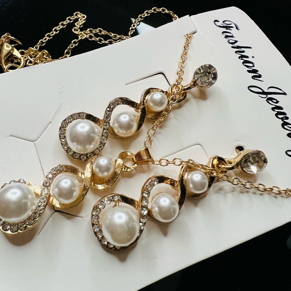 Gold Faux Pearl Dangle Earrings and Necklace Set - Picture 2 of 4